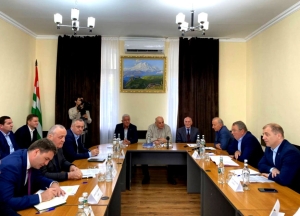 Президент Абхазии провёл встречи