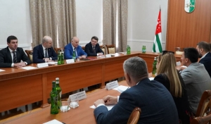 Президент Абхазии Аслан Бжания встретился с делегацией Парламентского Собрания Союза Беларуси и России