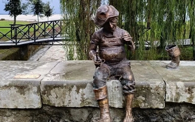 Скульптура Архипа Лабахуа «Дядя Левик с нано-рыбкой» нашлась