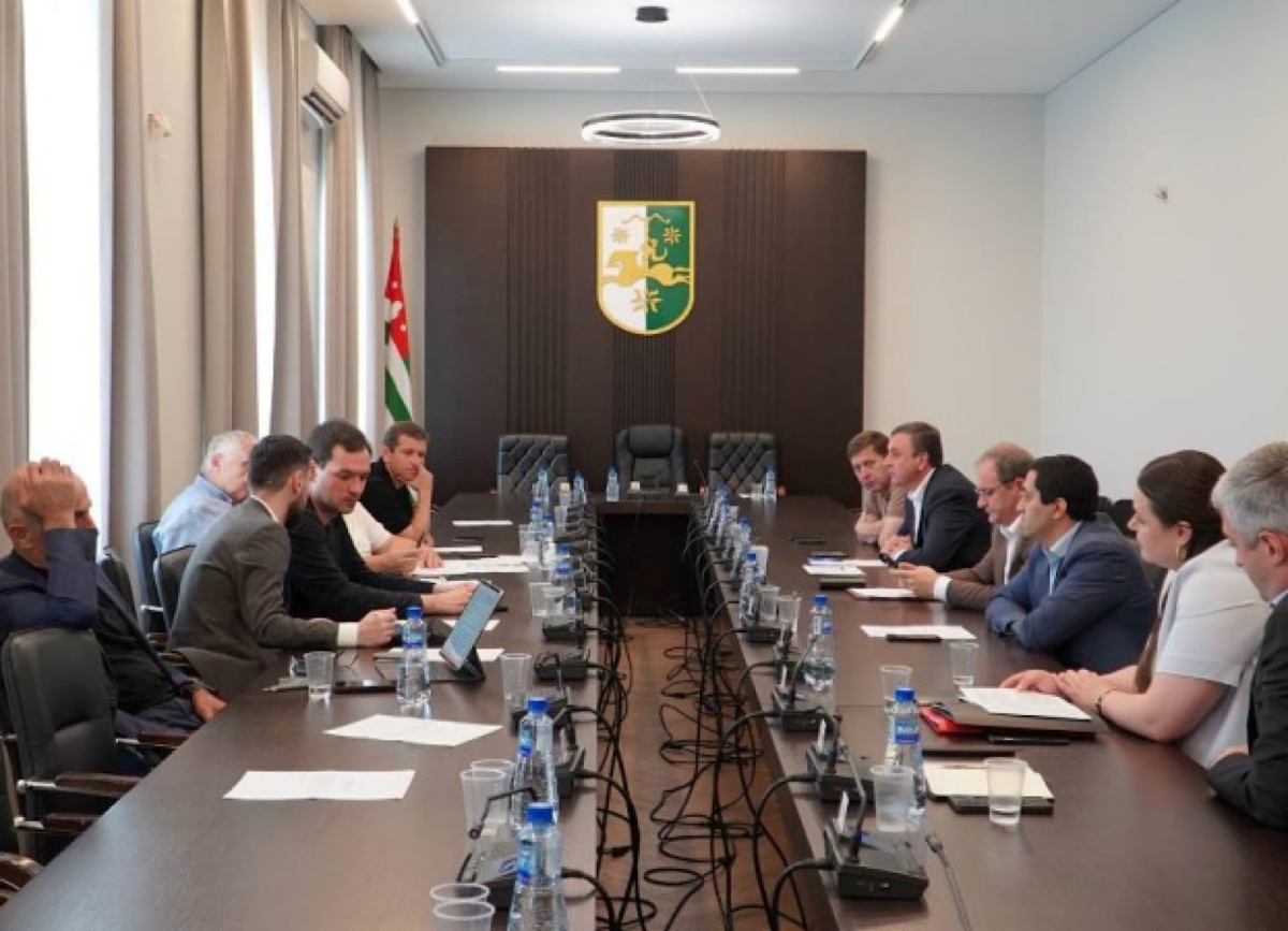 Парламентский комитет Абхазии обсудил законопроекты о валютном регулировании и упрощенной системе налогообложения