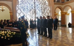 Руководители  Абхазии во главе с президентом Бадрой Гунба приняли участие в церемонии прощания с видным государственным и политическим деятелем - Станиславом Лакоба